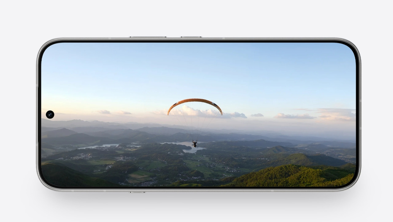 Immersive 6.78-Inch AMOLED Display