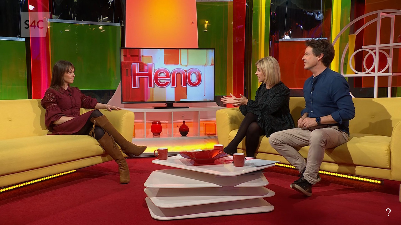 11.23 - 19.00.01 - Heno  ᴺᵉʷ. 23 11 2022 Magazine programme, featurin....ts_snapshot_00.01.57.251