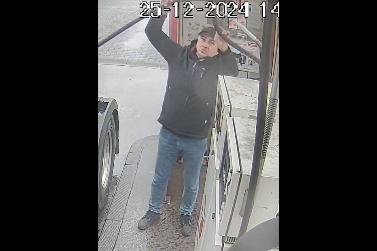  2   Araber/Maghreb/Türke -  Polizei Krefeld -     Tankkarte Diebstahl - Krefeld / Duisburg