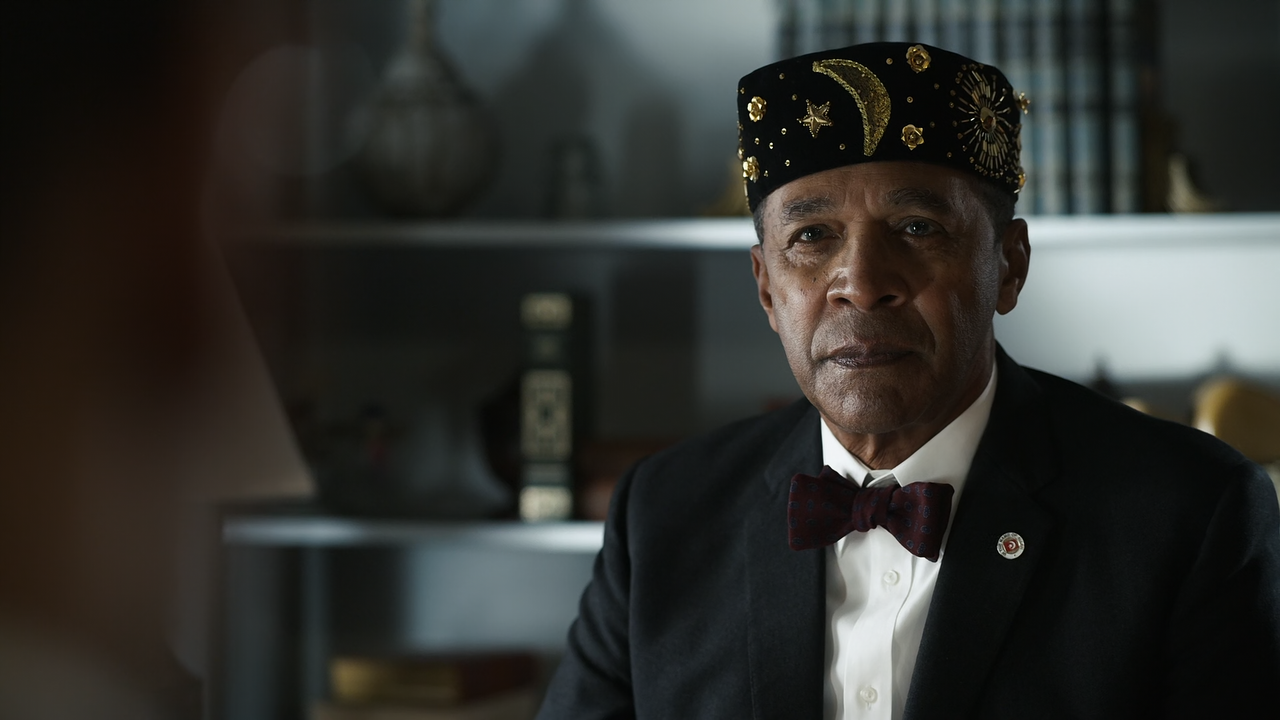 Godfather.of.Harlem.S02E03.The.Fruit.Stand.Riot.1080p.10bit.AMZN.WEB-DL.DDP5.1.HEVC-Vyndros.mkv_snap