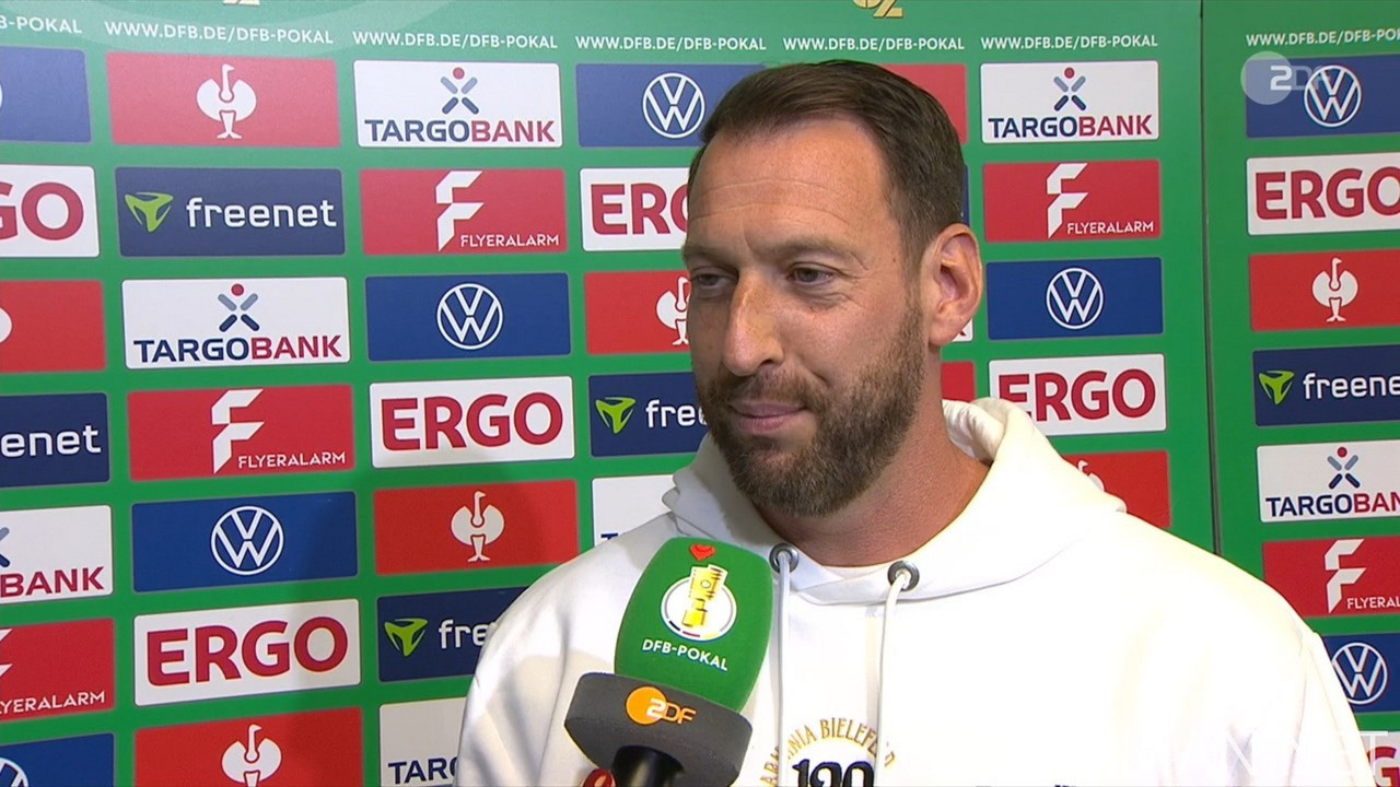 [Image: 05-24-19-20-01-ZDF-HD-Arminia-Bielefeld-...16-554.jpg]