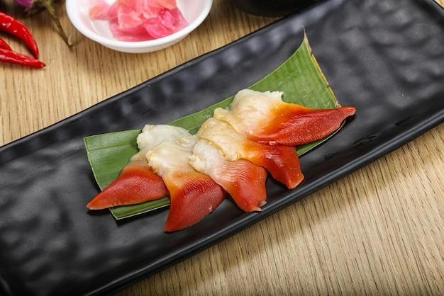 Sashimi De Almeja Rojo (4 Pzs.)