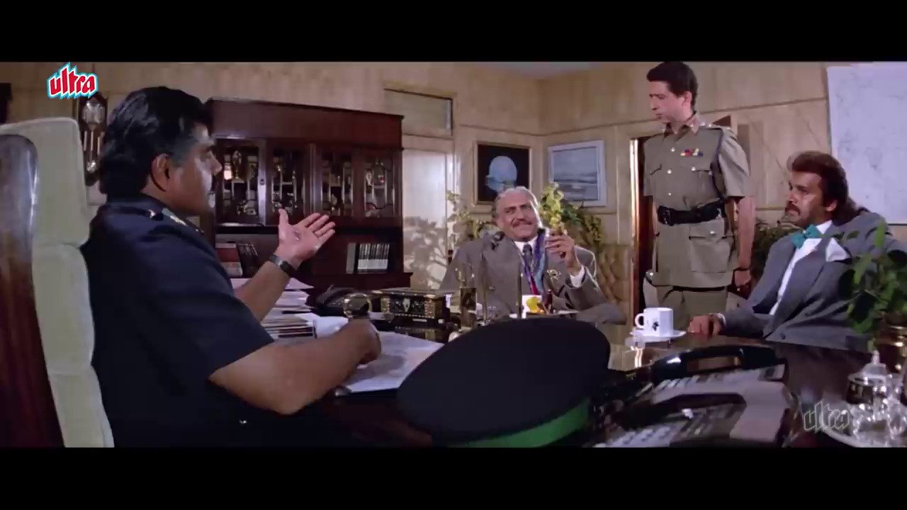 Vishwatma-1992-Hindi-720p-x264-AVC-AAC-2-0-mkv-0002