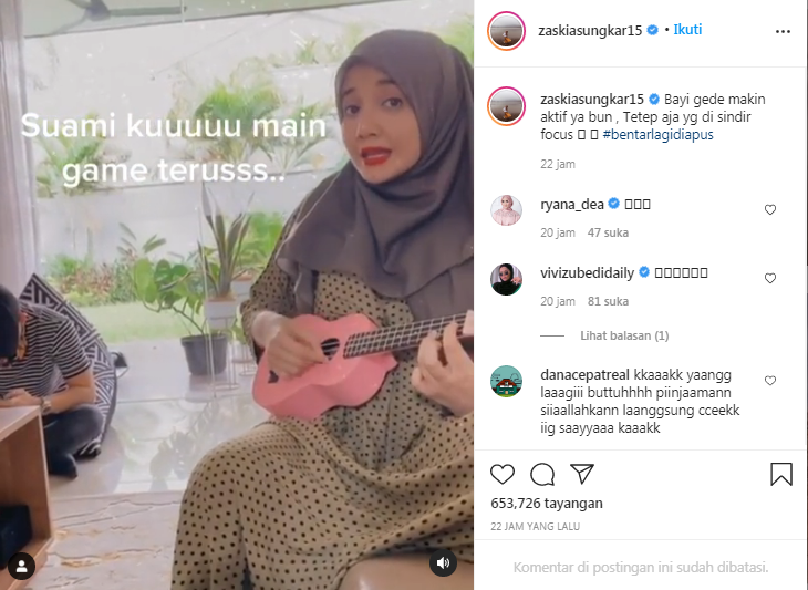 Zaskia Sungkar menyanyikan lagu untuk Irwansyah