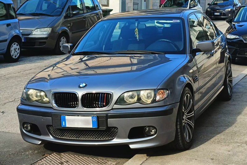 [Immagine: BMW-E46-1.jpg]