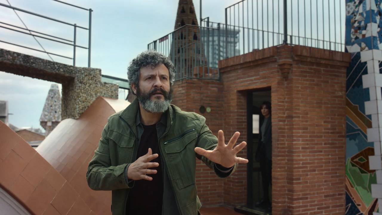 City of Shadows (2025) Season 1 [Hindi + Tamil + Telugu + English] WebRip 480p 720p ESub - Complete Screenshot
