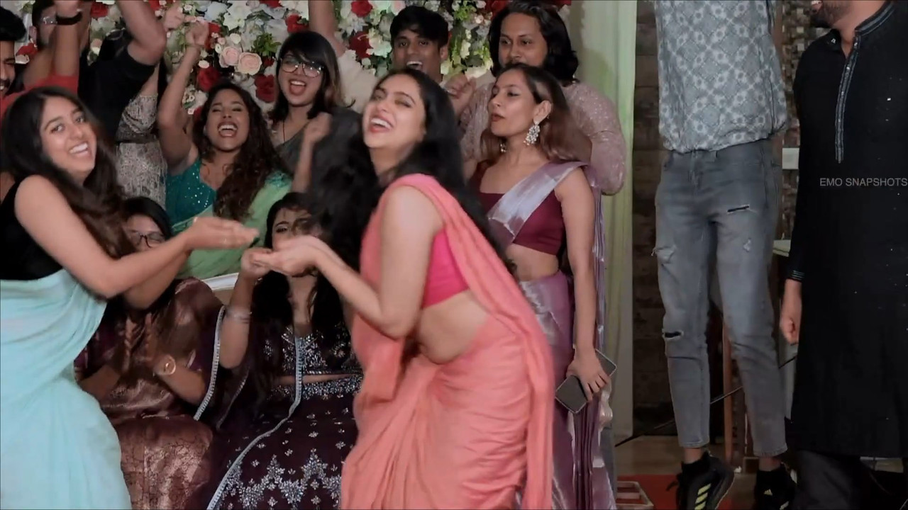 Sana Althaf Sexy navel and Belly show in pink saree.mp4_snapshot_00.07.606