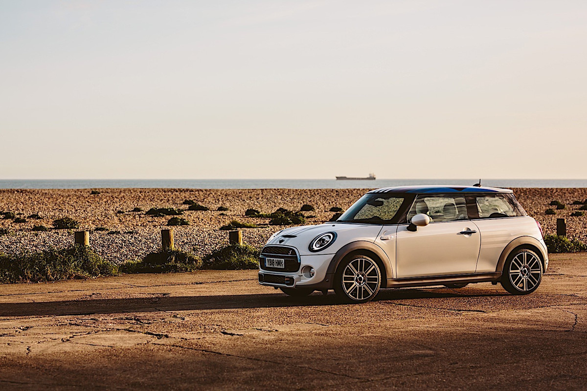 Mini Cooper S 3 door Royal Wedding (13)