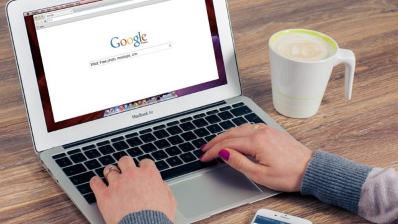Google Chrome advierte a millones de usuarios por riesgo de hackeo
