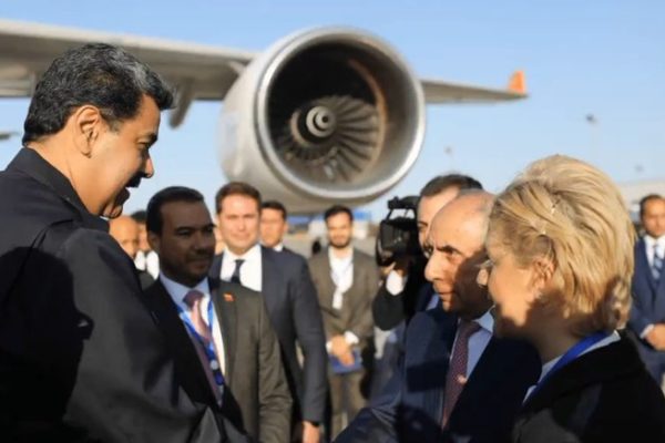 Maduro llegó a Azerbaiyán