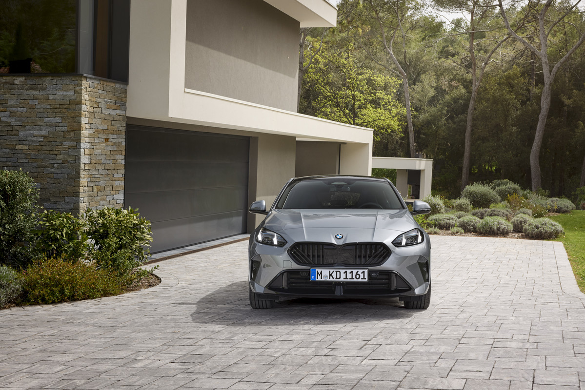 P90550871_highRes_the-all-new-bmw-1-se