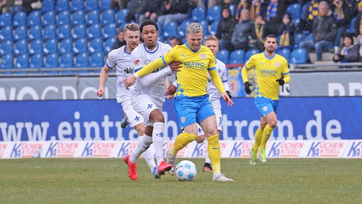 Magdeburg vs Eintracht Braunschweig, 18h30 ngày 03/08