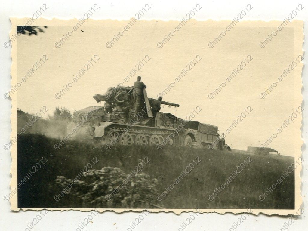 Foto, 8,8 cm Flak 18 (Sfl.) auf Zugkraftwagen 12