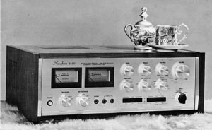 [Bild: accuphase_e-202.jpg]