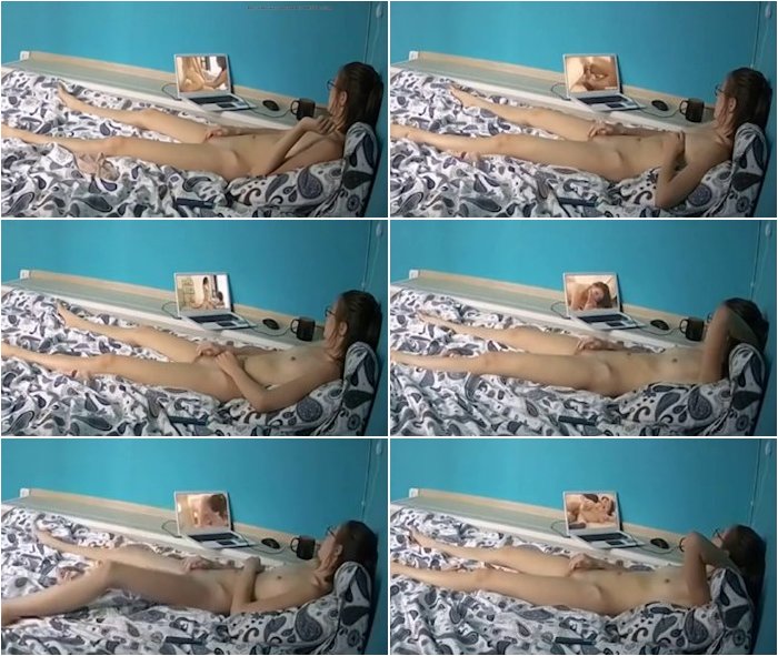 [Image: Sexy-Small-Tits-Masturbating-to-Porn-on-Bed-3.jpg]