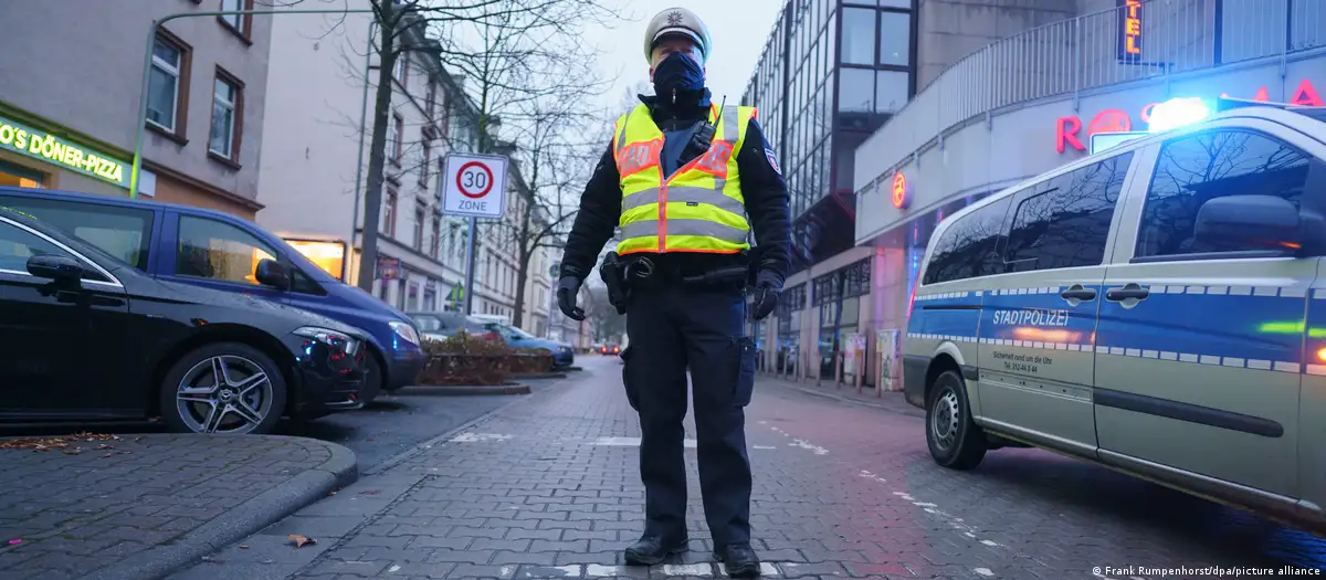 Masiva evacuación en Fráncfort para desactivar bomba de la II Guerra Mundial Masiva evacuación en Fráncfort para desactivar bomba de la II Guerra Mundial