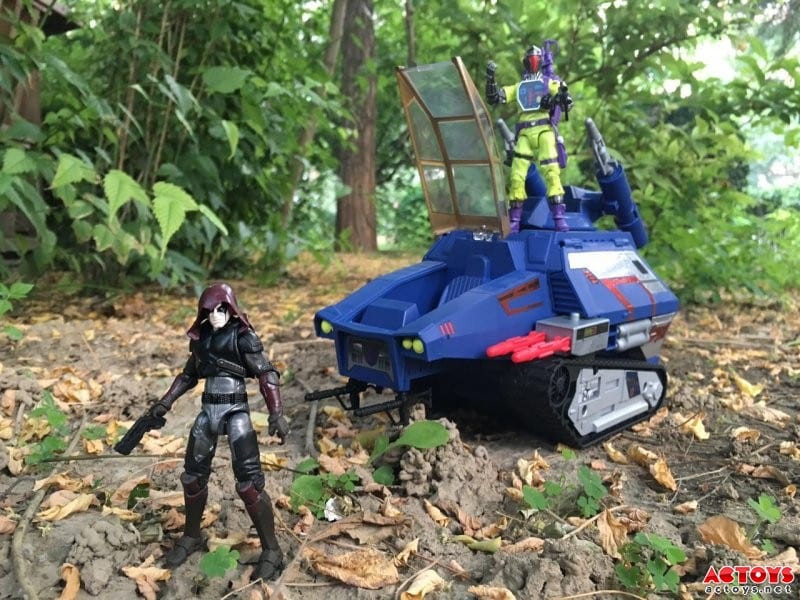 SDCC-2016-Transformers-vs-gijoe-box19