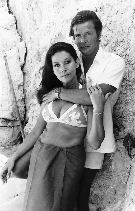 roger_moore_b52