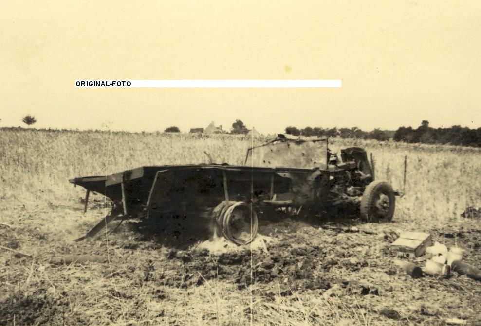 Foto zerstörter und ausgebrannter LKW ,Rußland 1