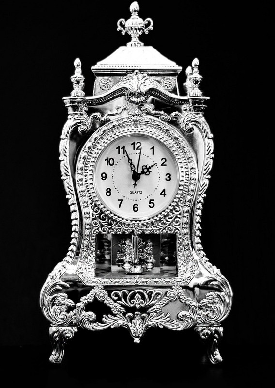silver-clock-1759188-1280.jpg