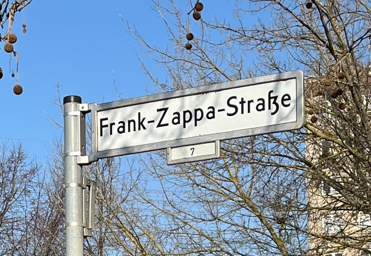 [Bild: Zappa.jpg]