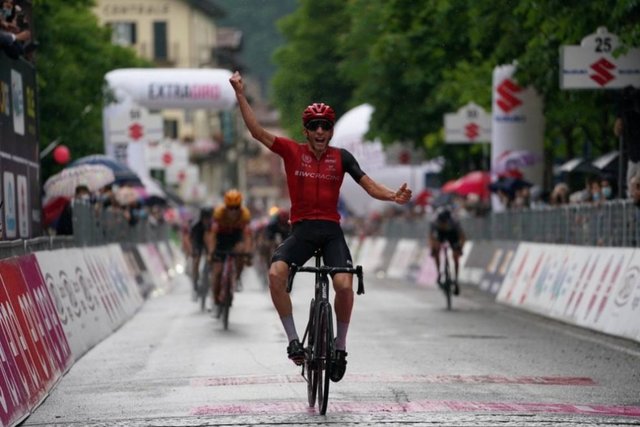 Laffermazione del francese Charrin a San Pellegrino Terme (© Giro dItalia Under 23)