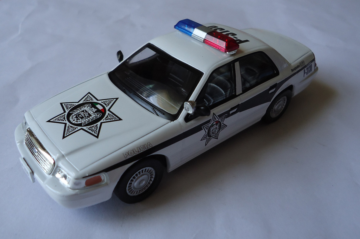Ford-Crown Victoria