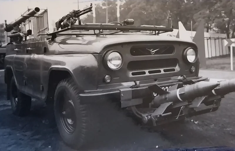 uaz-469-armed-with-rpd-spg-9-and-2-x-malyutka-atgm-v0-s9ozg3b5lc1d1.webp