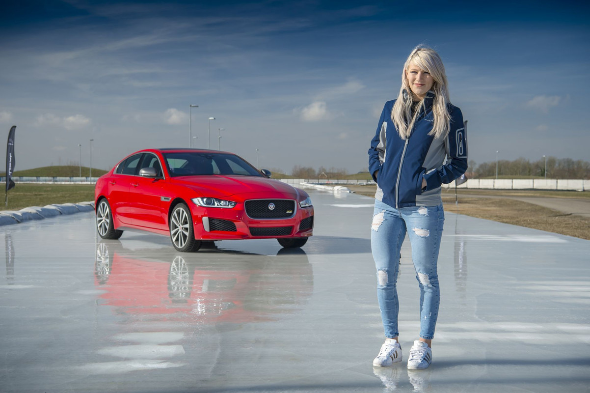 Jaguar XE 300 Sport Edition (4)