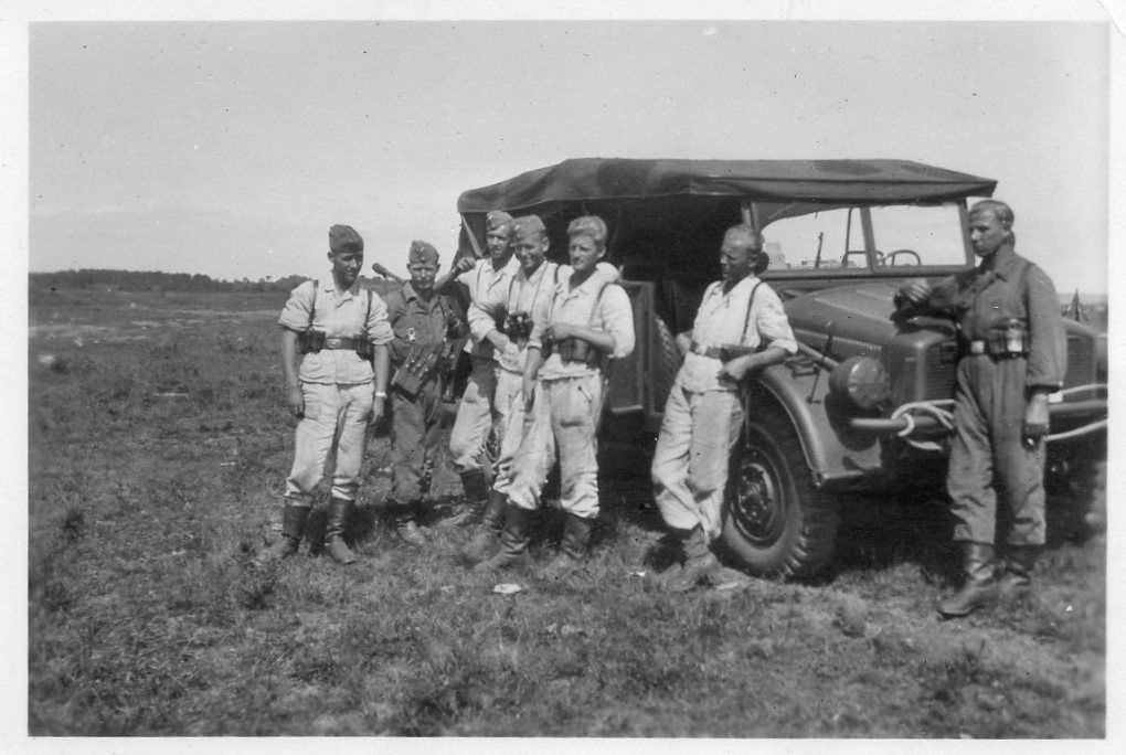 Luftwaffe Fahrzeug Kfz. PKW Kübelwagen Tarn 2cm 
