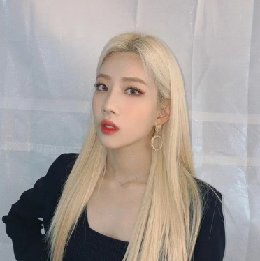 a photograph of Kim Lip from LOONA/ARTMS