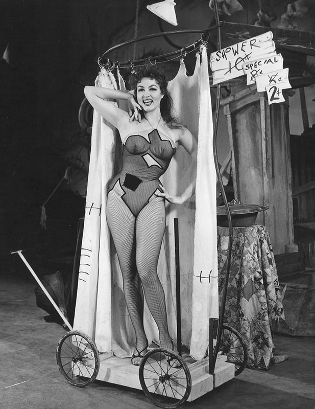 Julie_Newmar_mb65