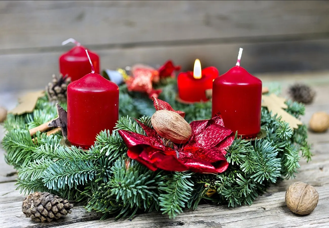 Conoce qué significa la corona de adviento en Navidad