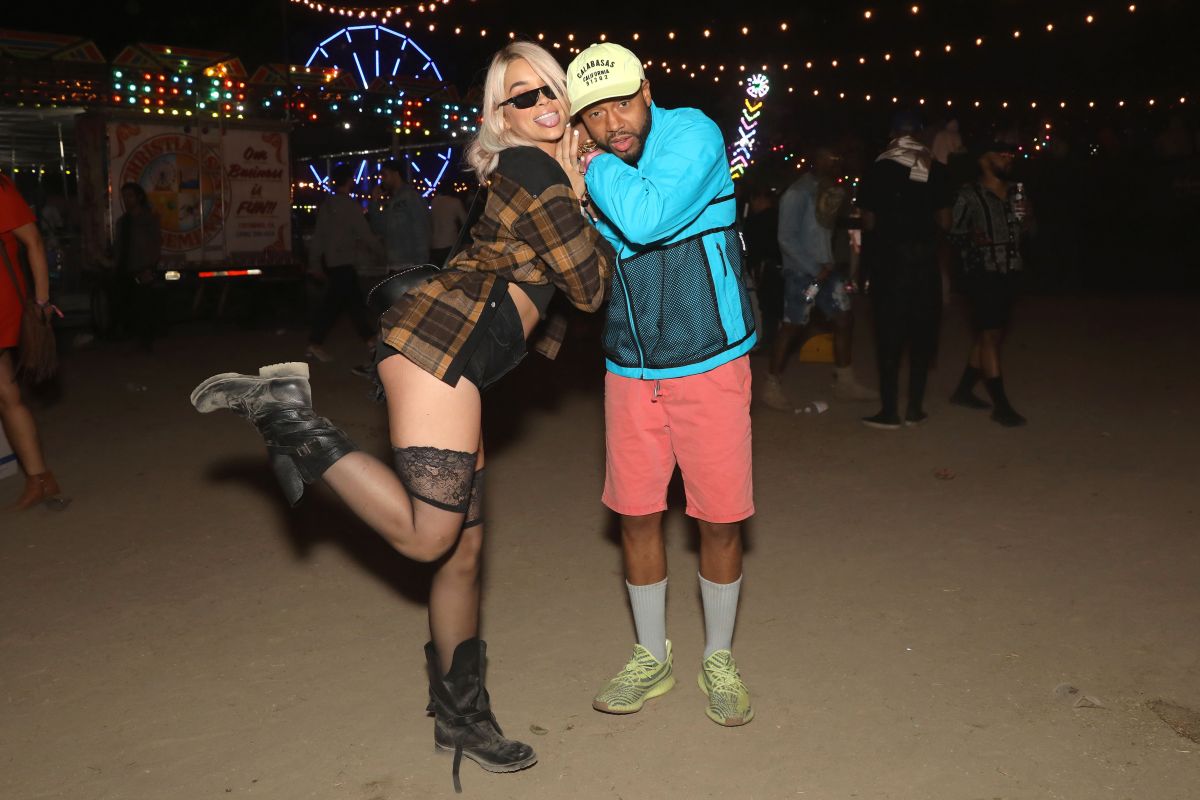 jasmine-sanders-at-levi-s-neon-carnival-at-coachella-in-palm-spr