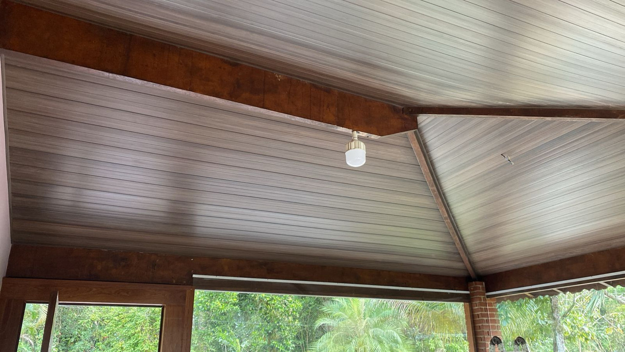Forro PVC Madeirado em telhado inclinado