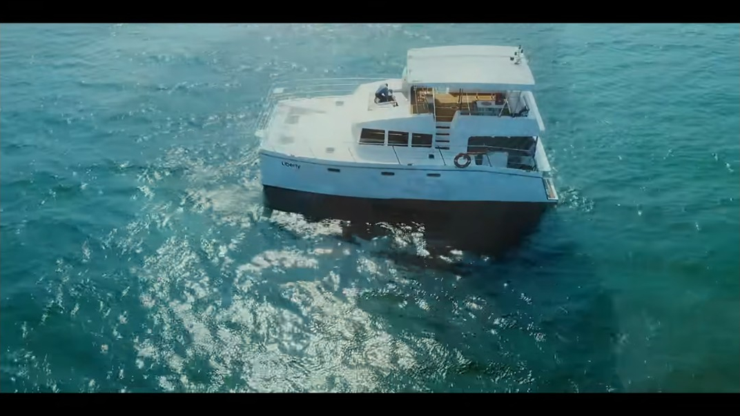 VS Netflix Dynamite Kiss E2Gone Witha Kiss 26 19