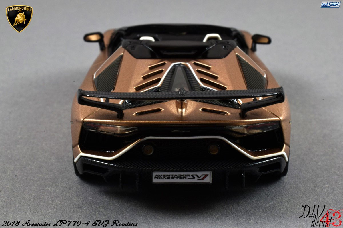 Lamboghini Aventador SVJ Roadster LookSmart (4)
