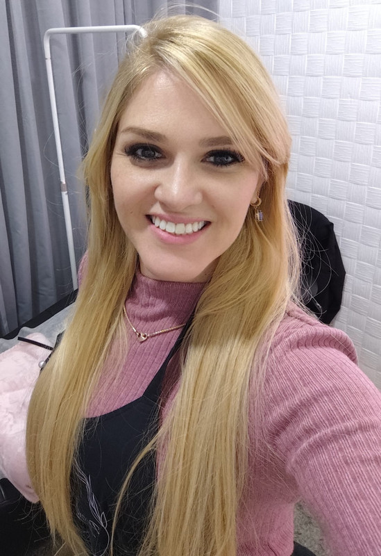 [Foto da profissional Priscilla Feller]