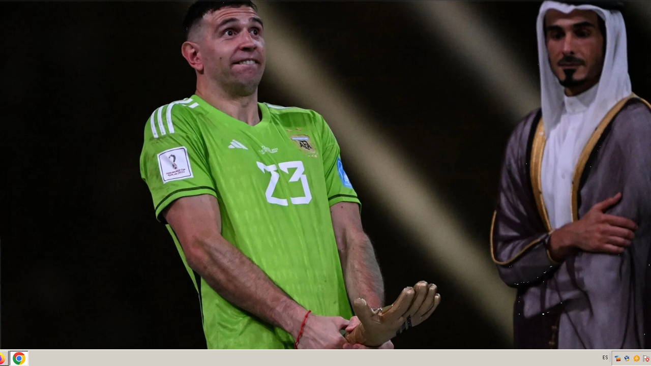 ‘Dibu’ Martínez ofende a un mexicano que quería regalarle un sombrero de charro