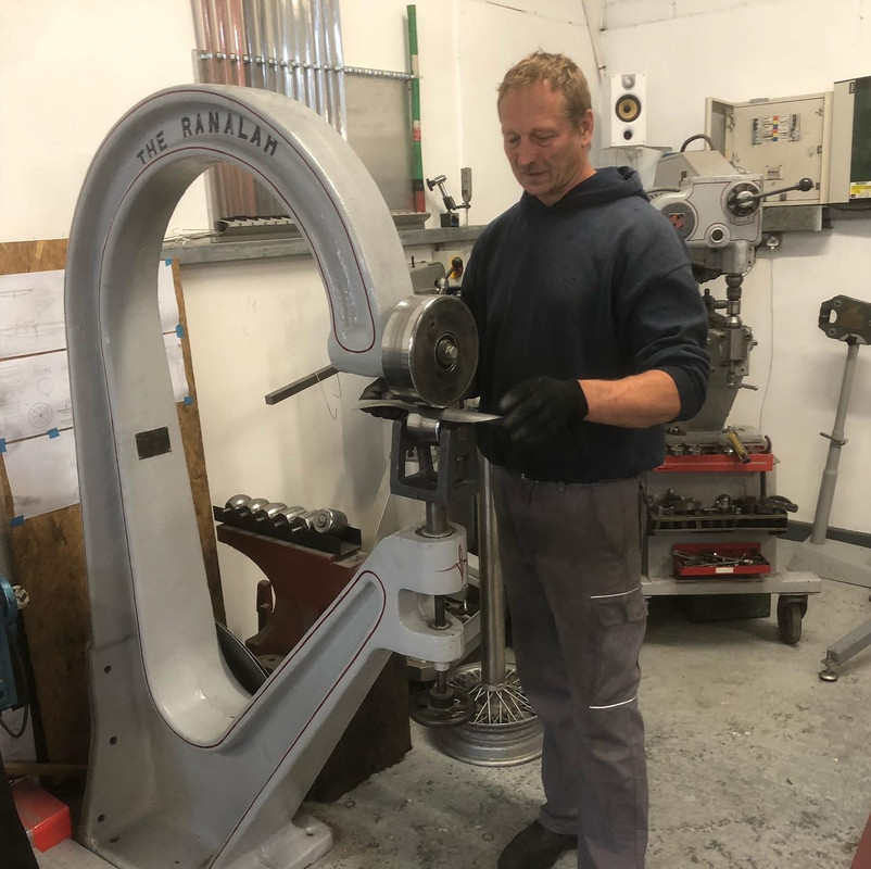 46798738-3340-4D17-8F79-771C4F5960F3