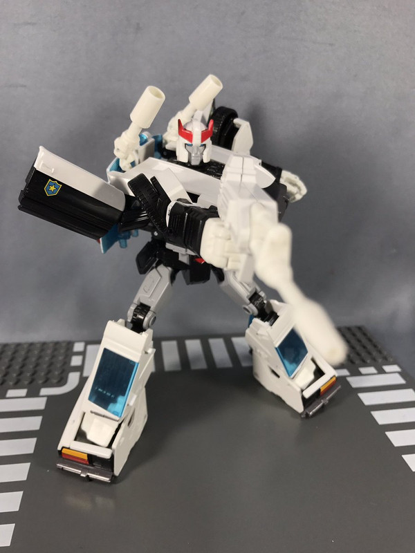 04-Masterpiece-MP-17-Prowl