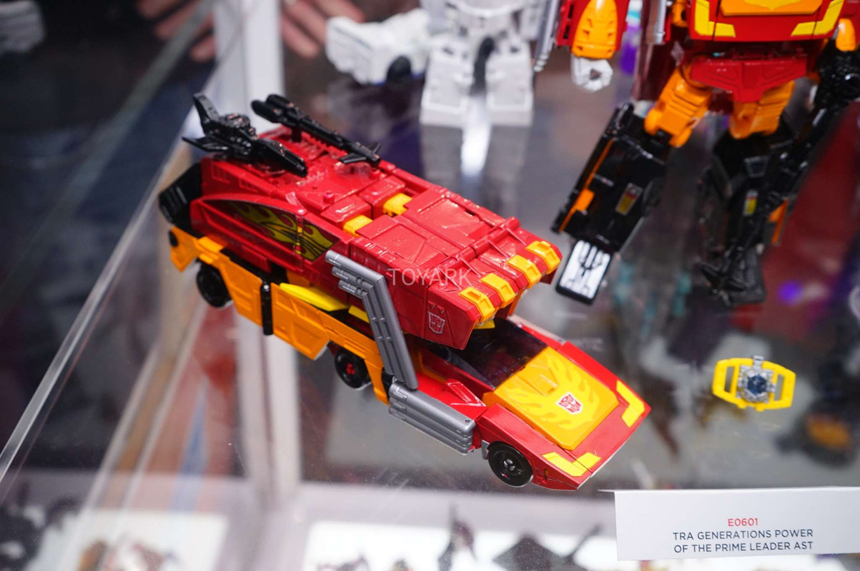 SDCC-2017-Transformers-Hasbro-Thurs-007