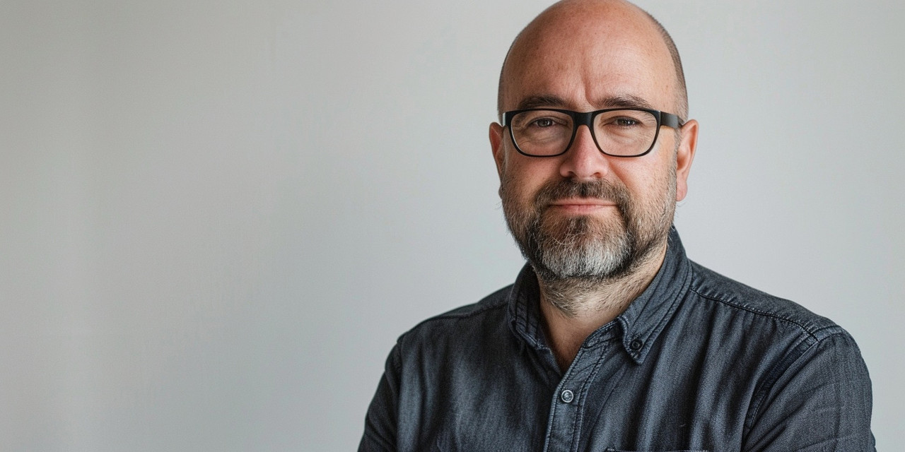 Секреты удачной фотосессии: советы от профессионалов Портрет взрослого мужчины в очках