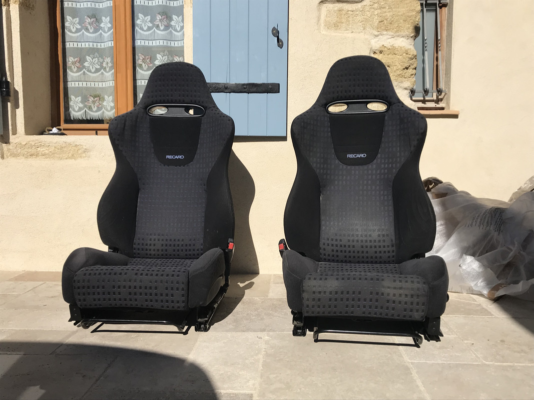 B6212824-C4E2-40FF-AAE3-851BB8F66835