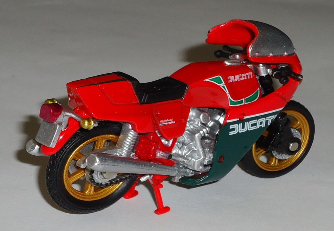Ducati-900 MH Replica3