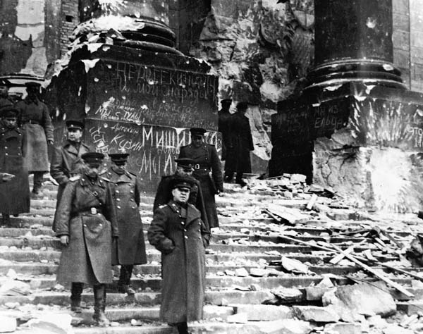 Mariscal Zhukov en el Reichstag