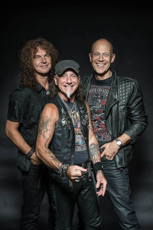 36668761_1737968109624208_2832555825342447616_n