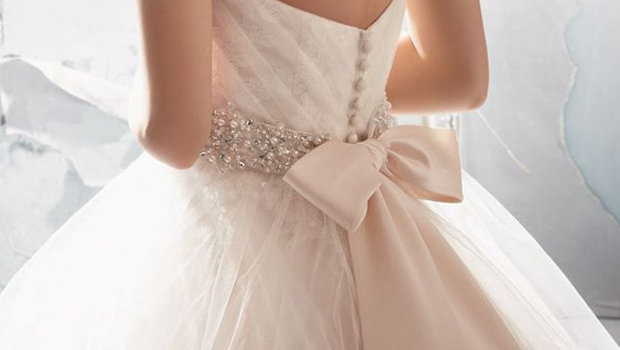 Giant decorative bows