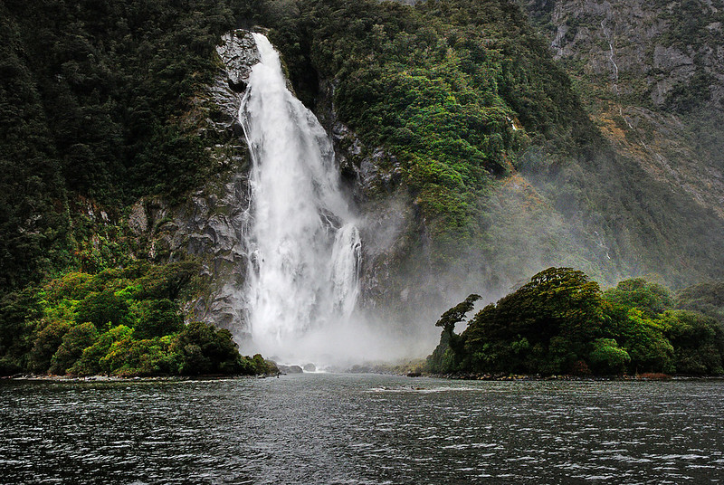 green-ladt-bowen-falls-newzealand.jpg