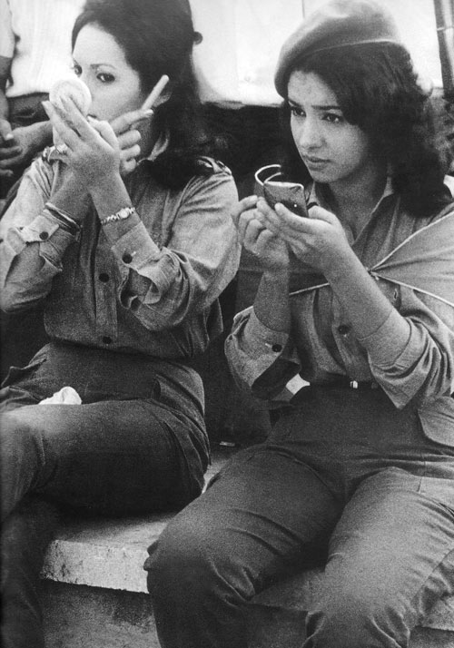 Cuban-Militia-Beauties-photo-by-Korda-02